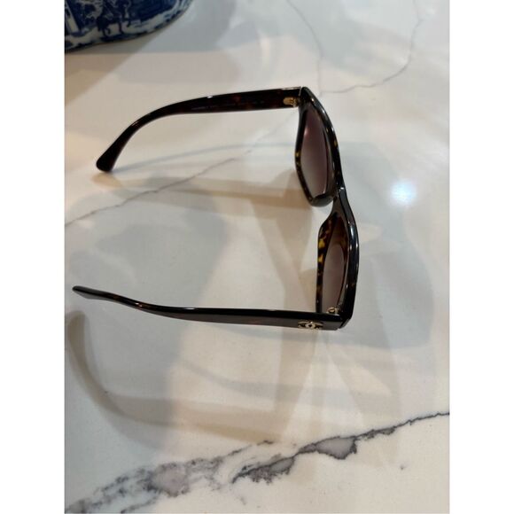 CHANEL SQUARE SUNGLASSES 5380 - Picture 8 of 11
